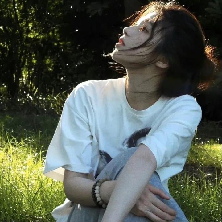 女仆们封面